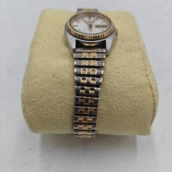 VTG Seiko SQ Watch Women 25mm White Dial Two Tone Daydate Round 8523-0059 NewBat - Picture 2 of 16